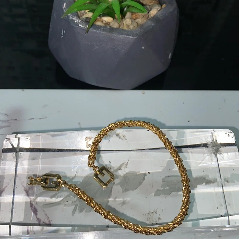 Authentic Givenchy Rope Chain Bracelet - Picture 5 of 10
